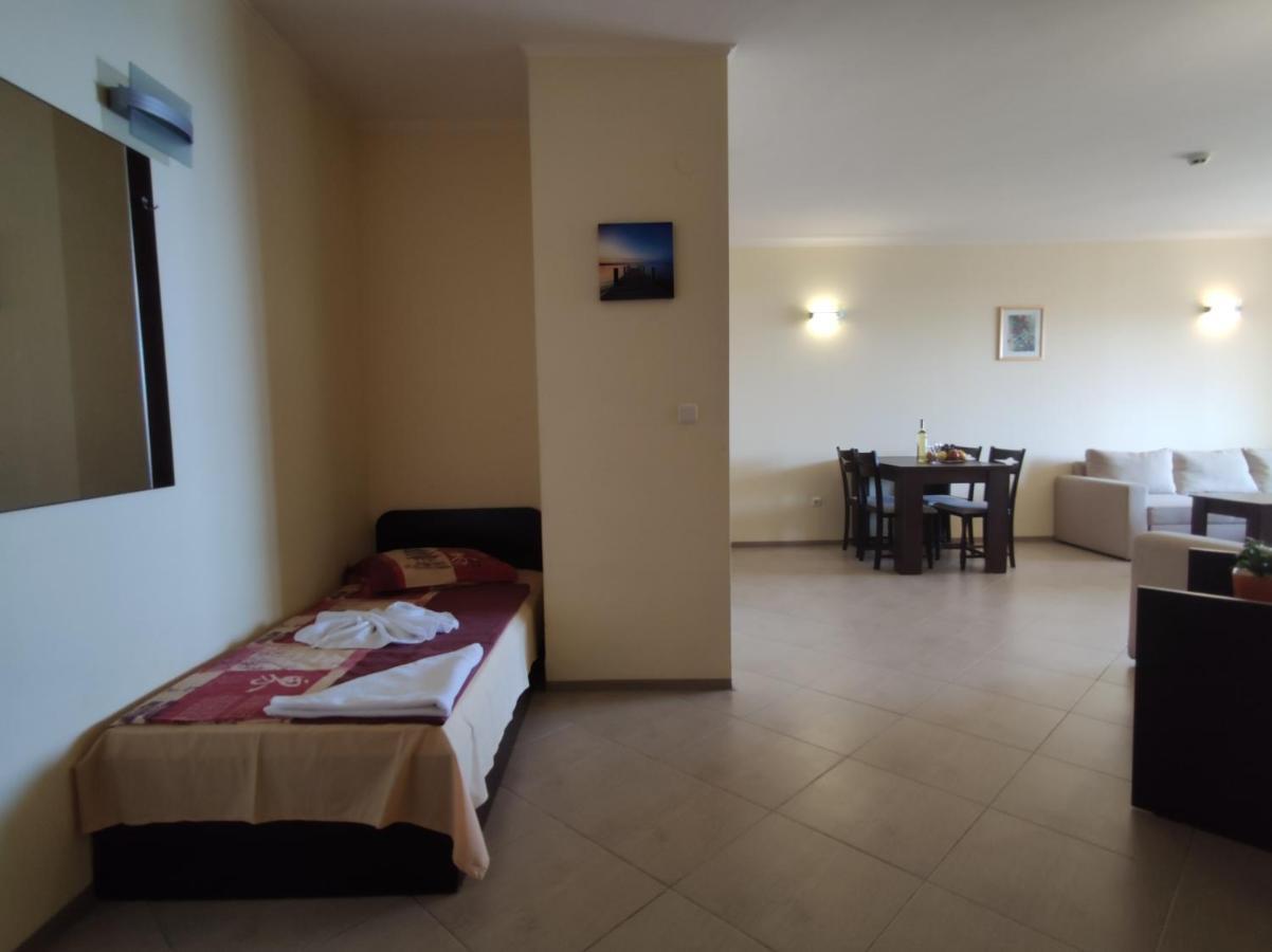 Europroperties Nikea Park Golden Sands Bagian luar foto