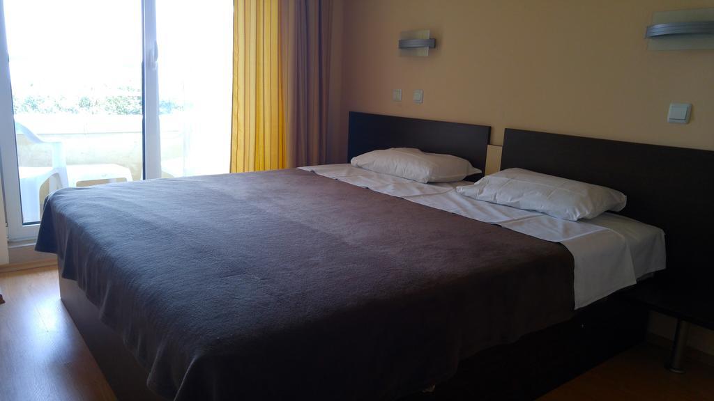 Europroperties Nikea Park Golden Sands Bagian luar foto